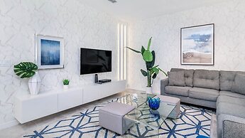 8976 Amelia Downs Trail