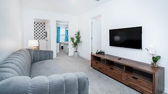 8976 Amelia Downs Trail