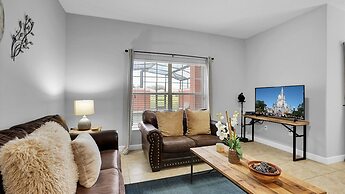 3081 Beach Palm Avenue