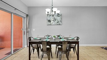 3081 Beach Palm Avenue