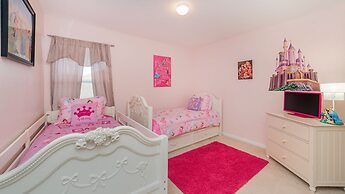 8008 King Palm Circle