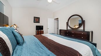 8008 King Palm Circle