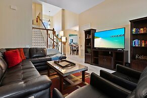 2638 Dinville Street