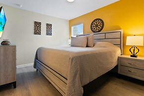 2638 Dinville Street