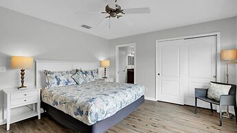 8975 Majesty Palm Road