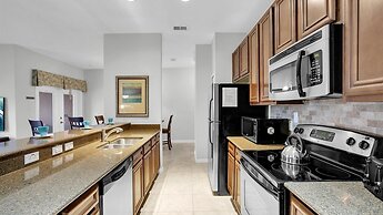 8975 Majesty Palm Road