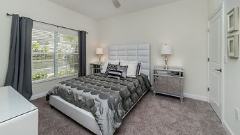 1595 Moon Valley Drive