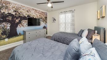 1595 Moon Valley Drive