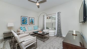 1595 Moon Valley Drive