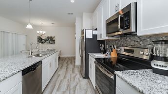 1595 Moon Valley Drive