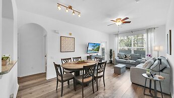 2303 Butterfly Palm way Unit 102