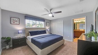 8946 Cuban Palm Road