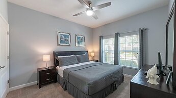 8946 Cuban Palm Road