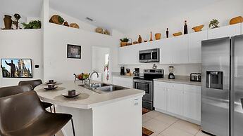 8034 King Palm Circle