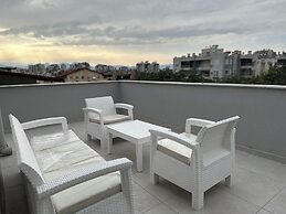 Real Homes & Metro Line