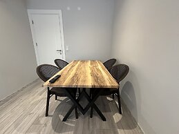 Real Homes & Metro Line