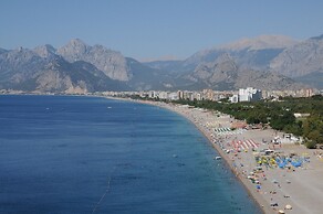 Real Homes & Metro Line