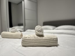 Real Homes & Metro Line