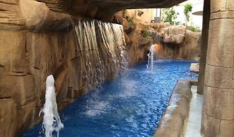 The Glasshouse Pools