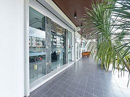 Capital O 90882 Padi Hotel