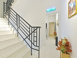 Capital O 90882 Padi Hotel