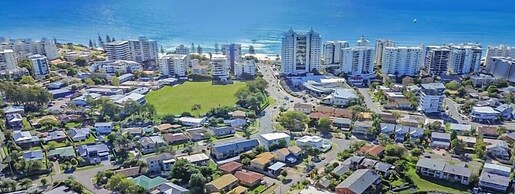 Barooga1- Mooloolaba Canal Front