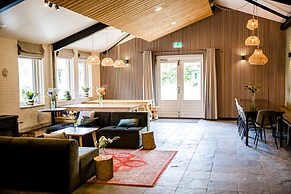 De Jister Groepshuis aan het Water Voor 30-62 Personen