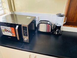 Immaculate Home in Avondale West - 2166