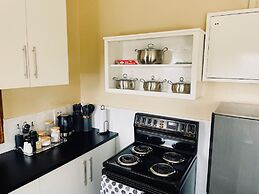 Immaculate Home in Avondale West - 2166