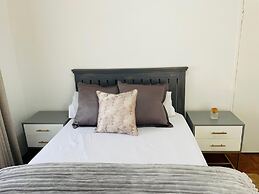 Immaculate Home in Avondale West - 2166