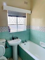 Immaculate Home in Avondale West - 2166
