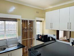 Immaculate Home in Avondale West - 2166