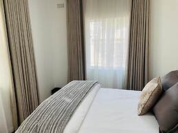 Immaculate Home in Avondale West - 2166