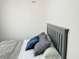 Immaculate Home in Avondale West - 2166