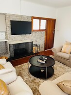 Immaculate Home in Avondale West - 2166