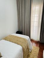 Immaculate Home in Avondale West - 2166