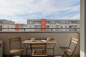Spacious Apartment Krakow by Renters