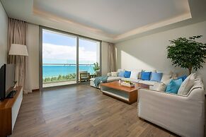 Exclusive 120sqm 2bdr Corner Suite Rooftop Pool