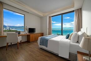 Exclusive 120sqm 2bdr Corner Suite Rooftop Pool