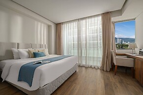 Exclusive 120sqm 2bdr Corner Suite Rooftop Pool