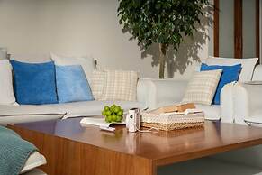 Exclusive 120sqm 2bdr Corner Suite Rooftop Pool