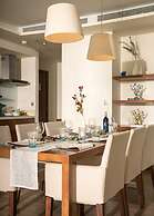 Exclusive 120sqm 2bdr Corner Suite Rooftop Pool