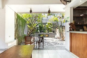 TwoSpaces Living at Saren Guest House