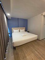 Prom Hotel