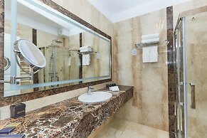 Lebada Luxury Resort & Spa