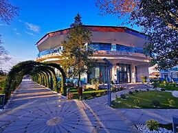 Lebada Luxury Resort & Spa