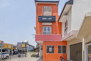 OYO Living 1877 Side Corner