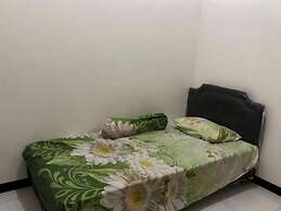 OYO Life 2678 Manyar Guest House