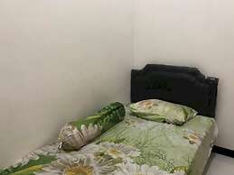 OYO Life 2678 Manyar Guest House