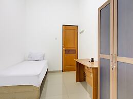 OYO Life 89990 Kost Waterfront 75 Sub